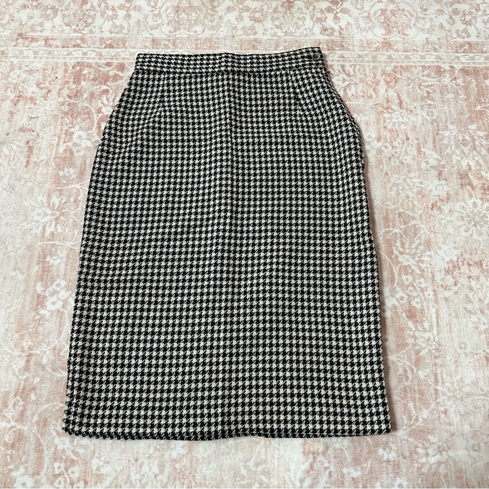Classic Black and White Houndstooth Skirt